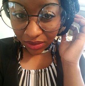 Meet your Posher, Indy